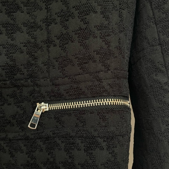 Black blazer with silver zippers and houndstooth patterns (black on black) - Picture 2 of 5
